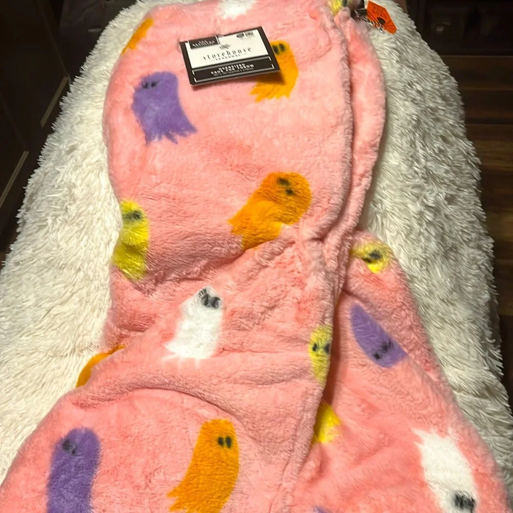 Storehouse TikTok Viral Pink Pastel Oversized Faux Fur Throw Blanket